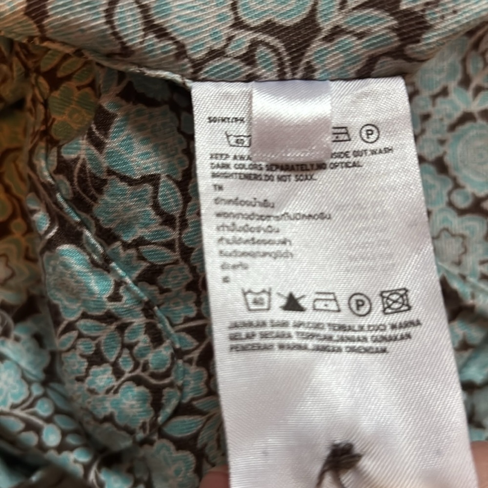 Uniqlo Floral Printed Long-Sleeve Button Down Shirt, Size M/4 - Picture 13 of 16